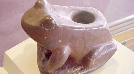 Photo, Cahokia frog pipe, July 30, 2004, mharrsch, Flickr