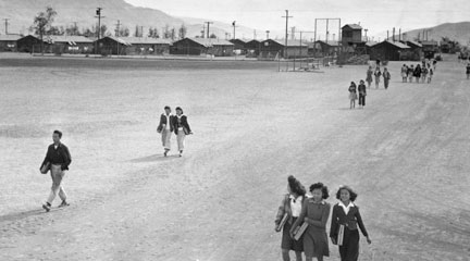 Reading Photographs: A Dusty Street
