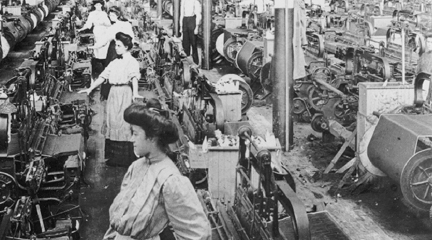 Photograph, Men and women weaving..., 1909, National Museum of Natural History.
